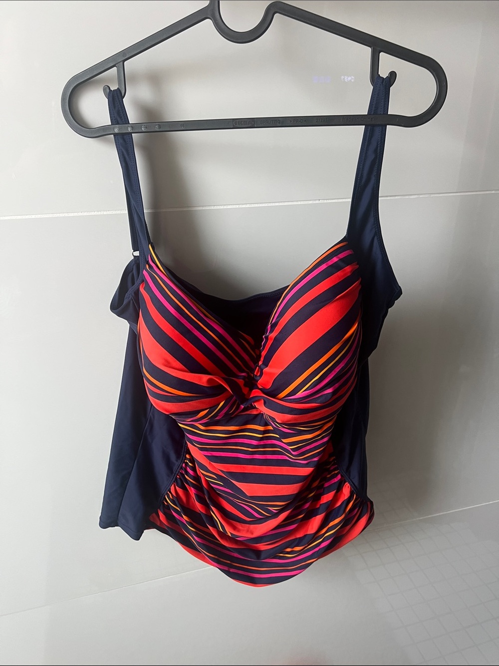 Woman’s Mazu Swim tankini top size 24W like new condition